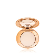 Load image into Gallery viewer, Charlotte Tilbury Mini Airbrush Flawless Finish.