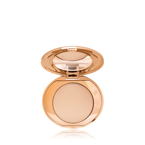 Charlotte Tilbury Mini Airbrush Flawless Finish.