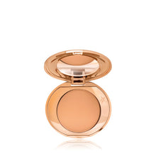 Load image into Gallery viewer, Charlotte Tilbury Mini Airbrush Flawless Finish.