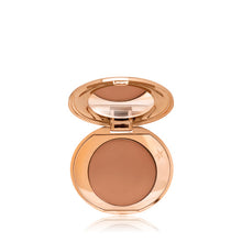 Load image into Gallery viewer, Charlotte Tilbury Mini Airbrush Flawless Finish.